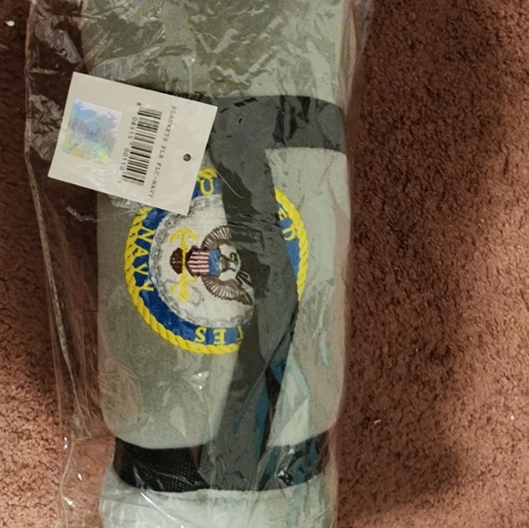 Navy fleece Blanket NWT - Picture 4 of 4